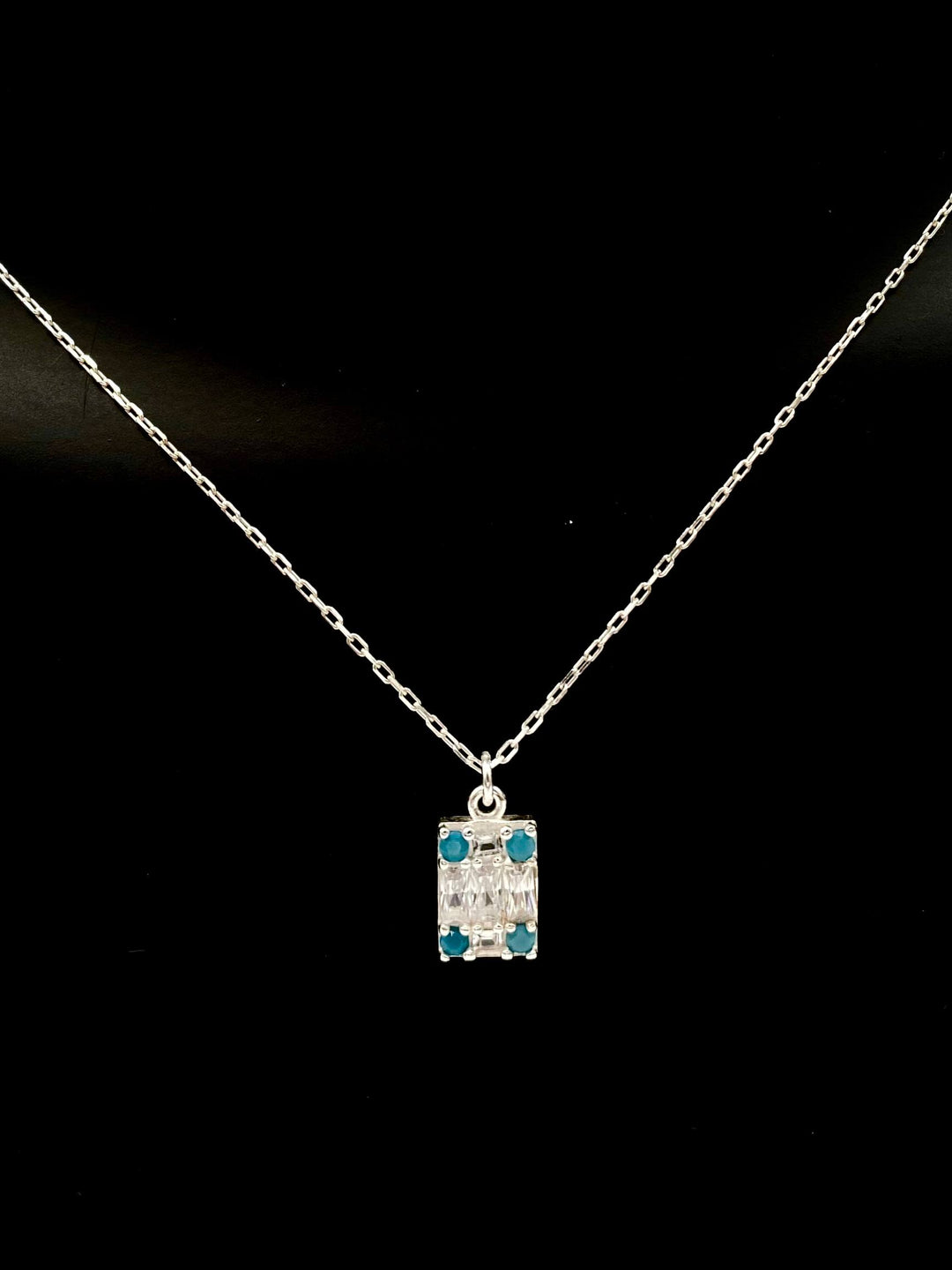 CADENA CON DIJE CUADRO PLATA 925