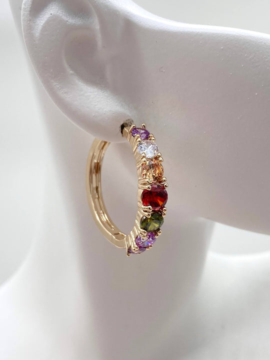 HUGGIE CON ZIRCONIAS COLORES CHAPA DE ORO 18K