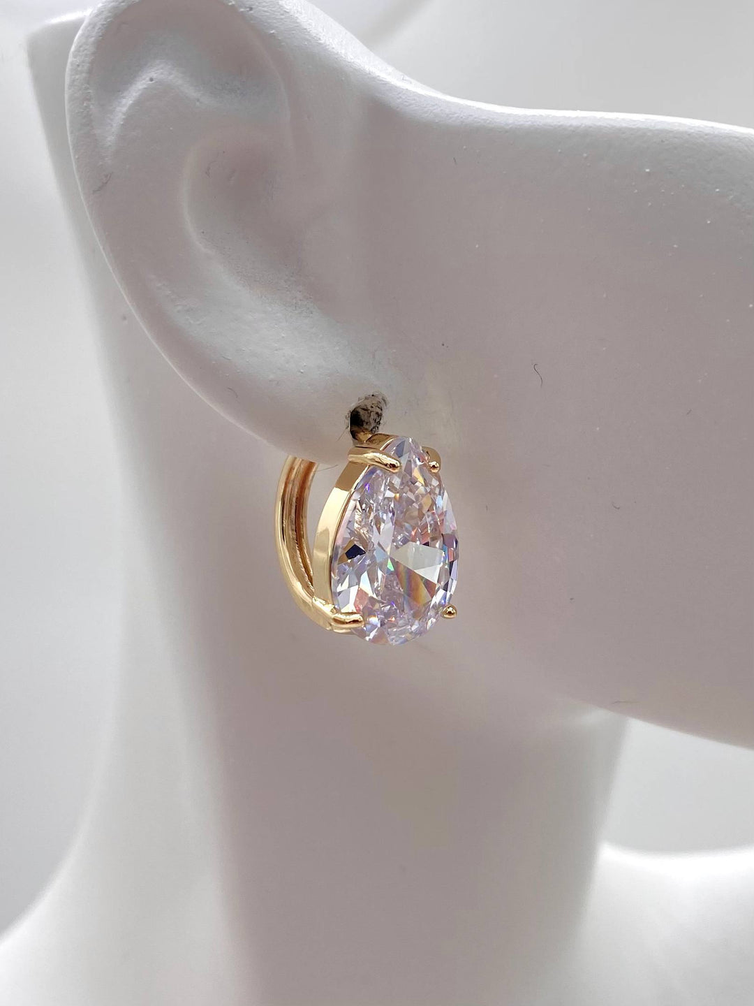 HUGGIE GOTA EN CHAPA DE ORO 18K