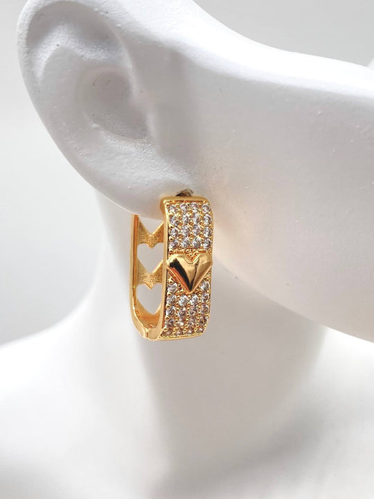 HUGGIE CORAZON  DE ORO 18K