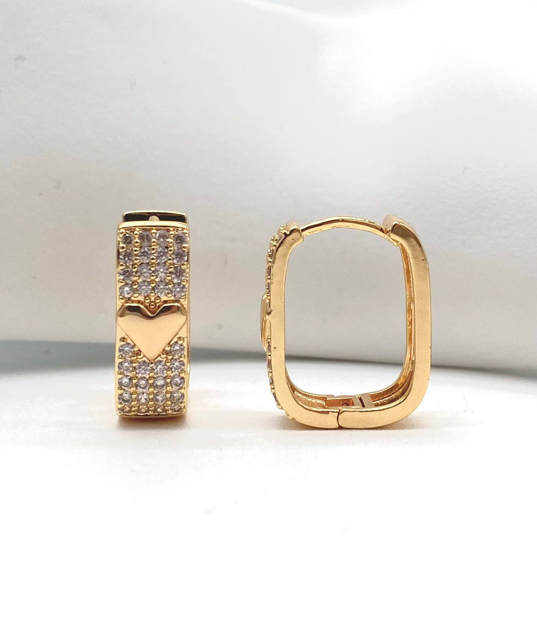 HUGGIE CORAZON  DE ORO 18K