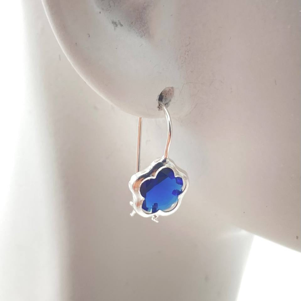 ARETE FLOR AZUL PLATA 925