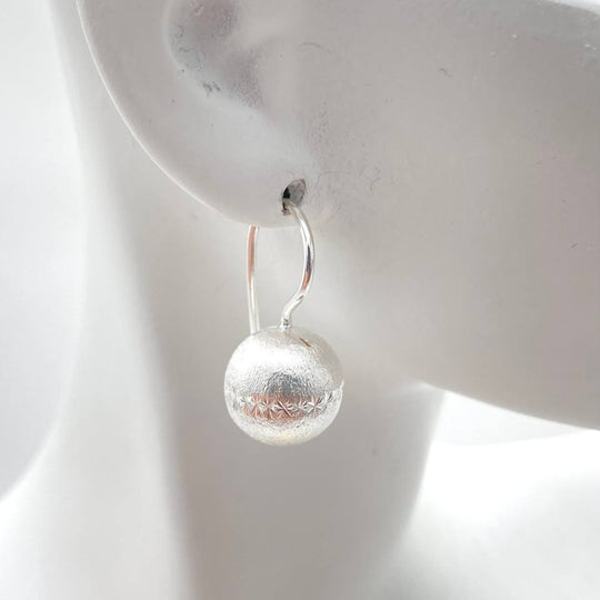 ARETE BOLA PLATA 925