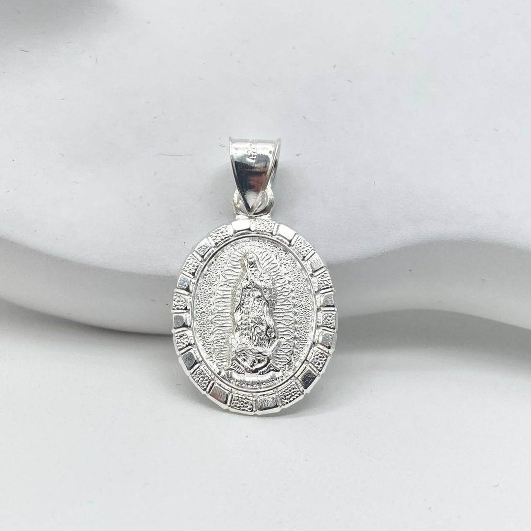 Medalla de la Virgen en plata 925