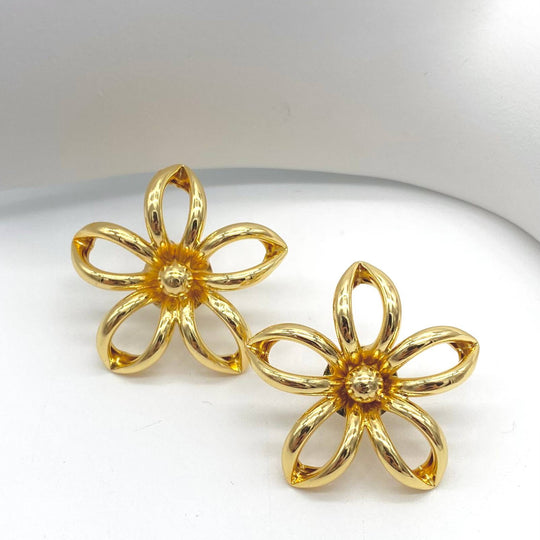 ARETE FLOR CHAPA DE ORO 18K