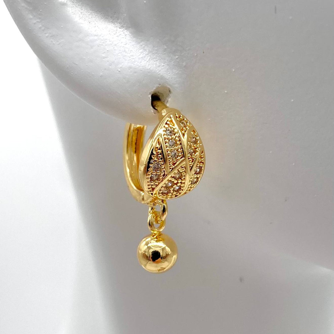 HUGGIE CHAPA DE ORO 18K CON BOLITA