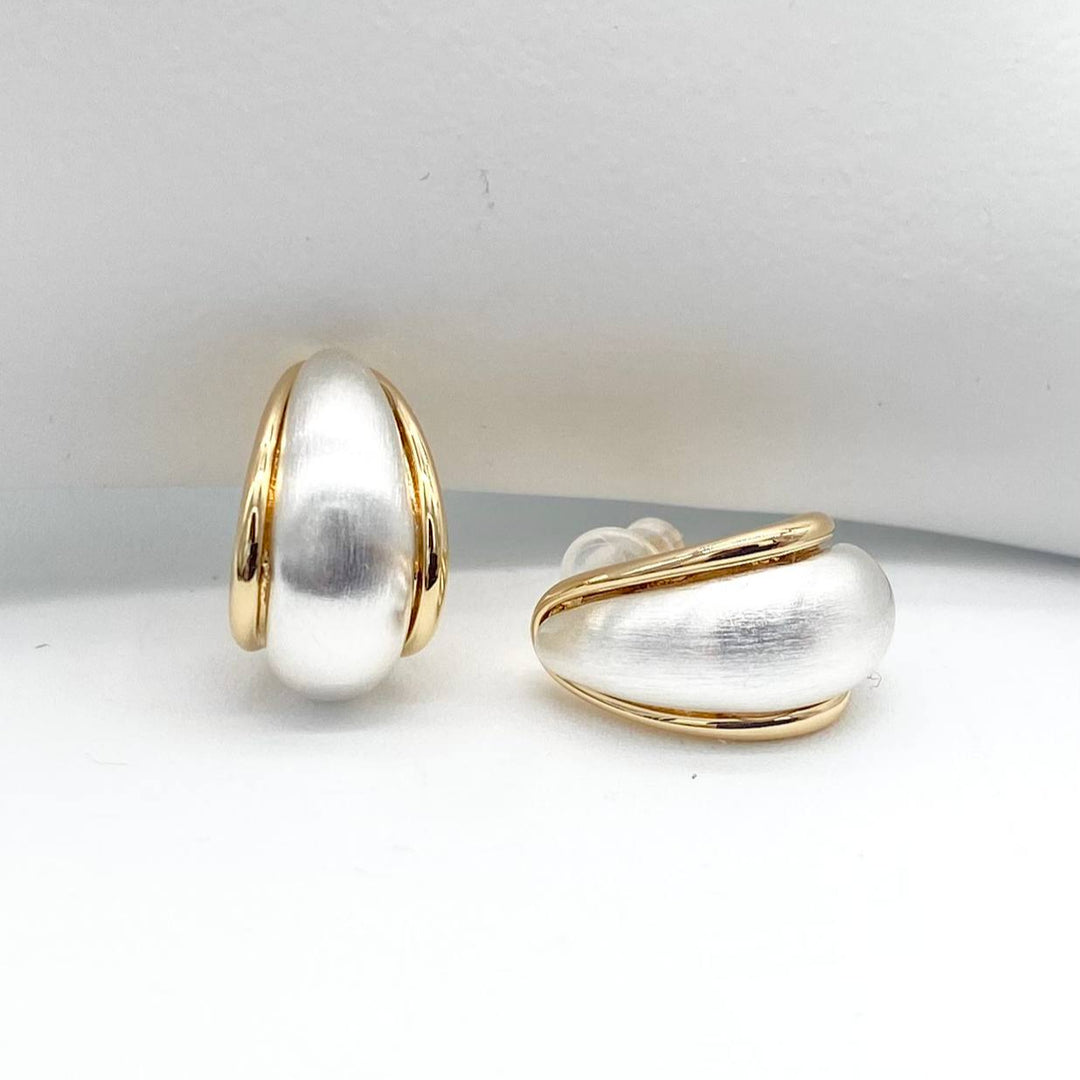 ARETE MADRE PERLA CHAPA DE ORO 18K