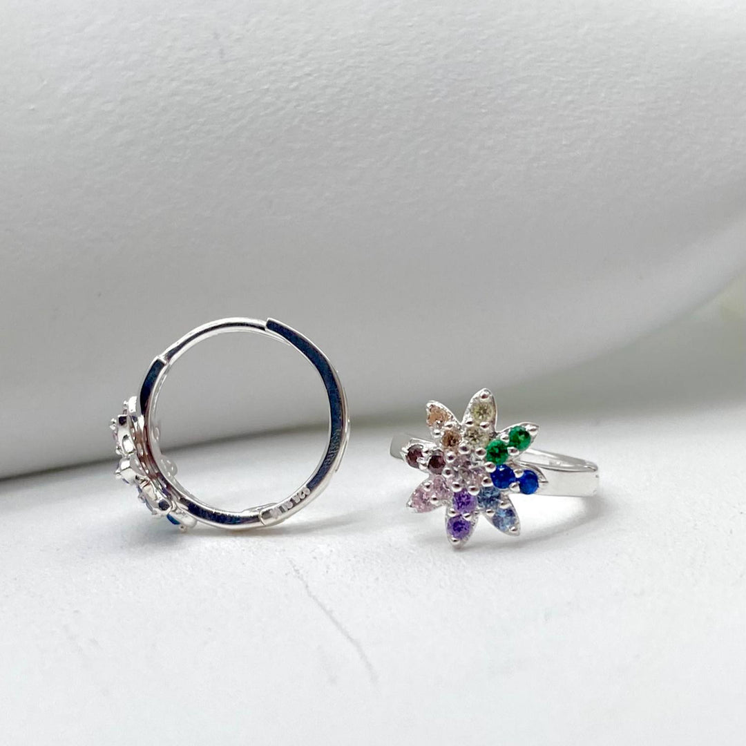 HUGGIE FLOR DE COLORES PLATA 925