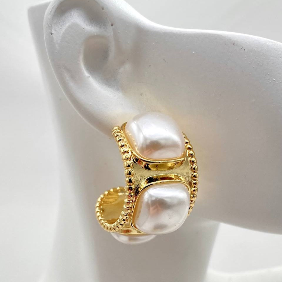 ARETE PERLA CUADRADA CHAPA DE ORO 18K