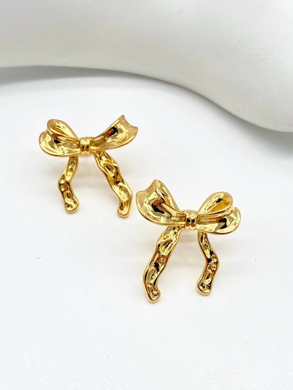 ARETE MOÑO CHAPA DE ORO 18K