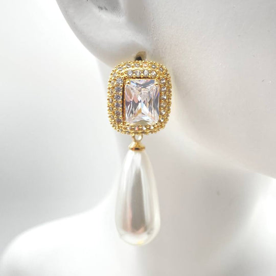 ARETE CUADRO CON PERLA COLGANTE