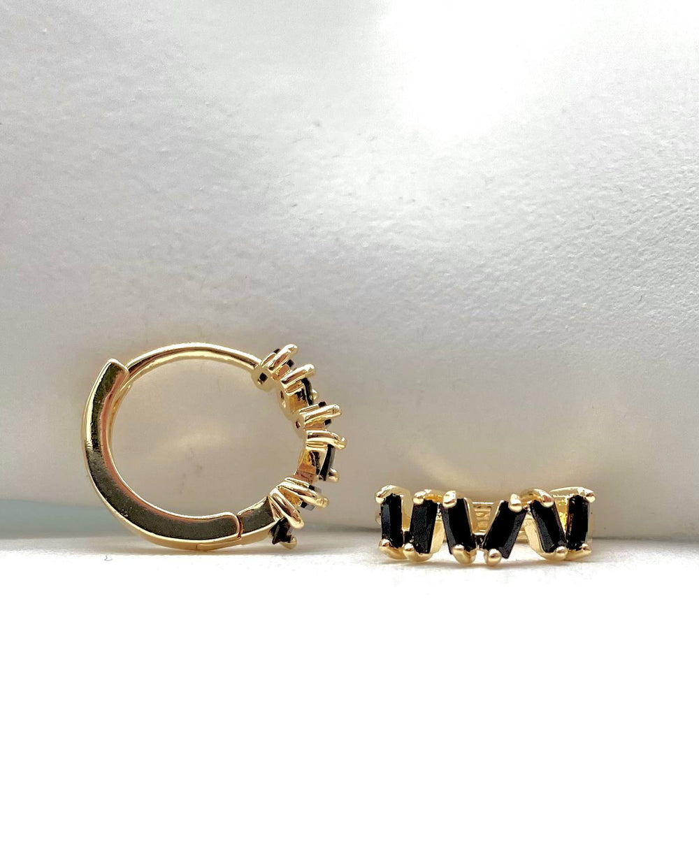 HUGGIE ZIGZAG CHAPA DE ORO 18K