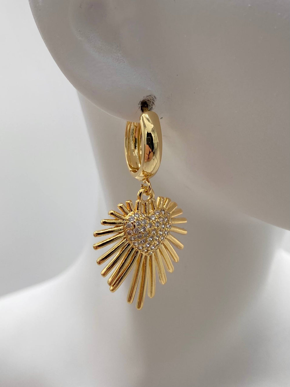 ARETE CORAZON COLGANTE EN CHAPA DE ORO 18K