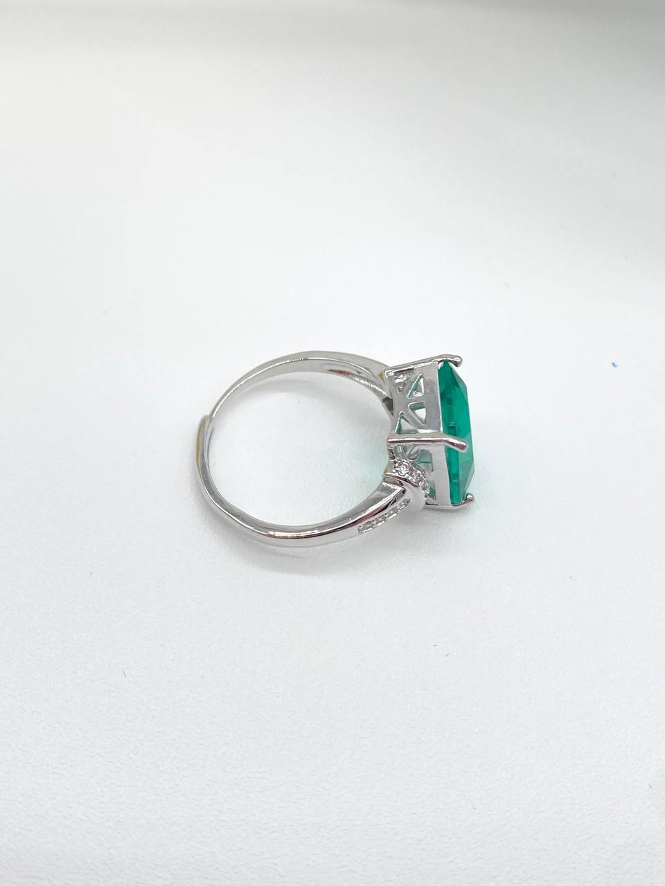 ANILLO ESMERALDA