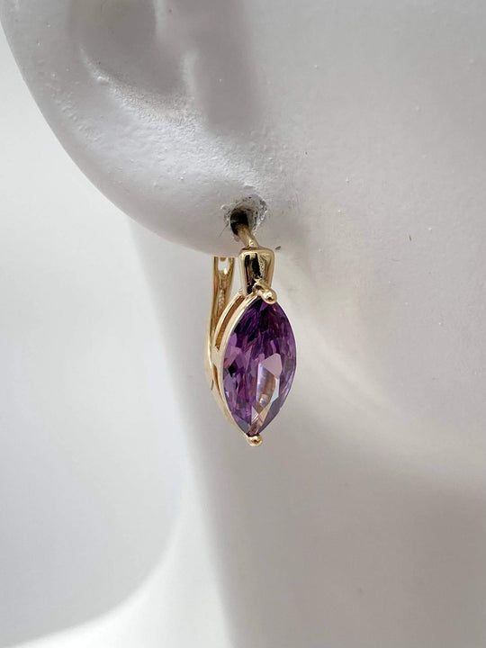 Huggie rombo morado– Chapa de Oro 18K | MAEL