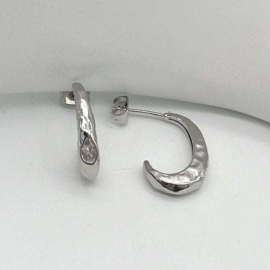 Arete media – Chapa de rodio 18K | MAEL