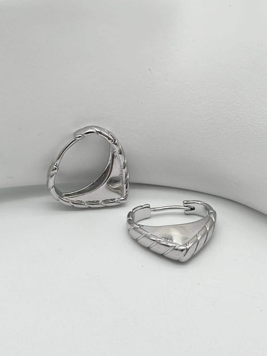 Huggie corazon– Chapa de rodio 18K | MAEL