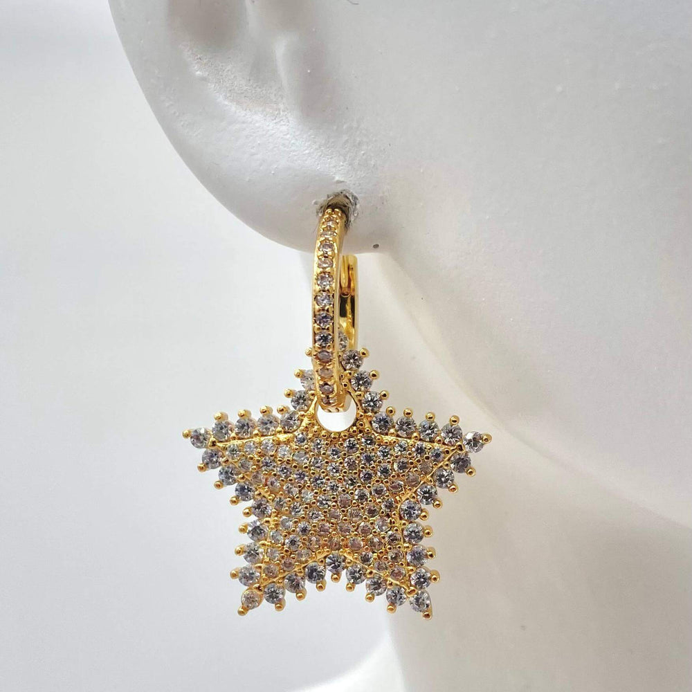 Aretes estrella con zirconias – Chapa de Oro 18K | MAEL