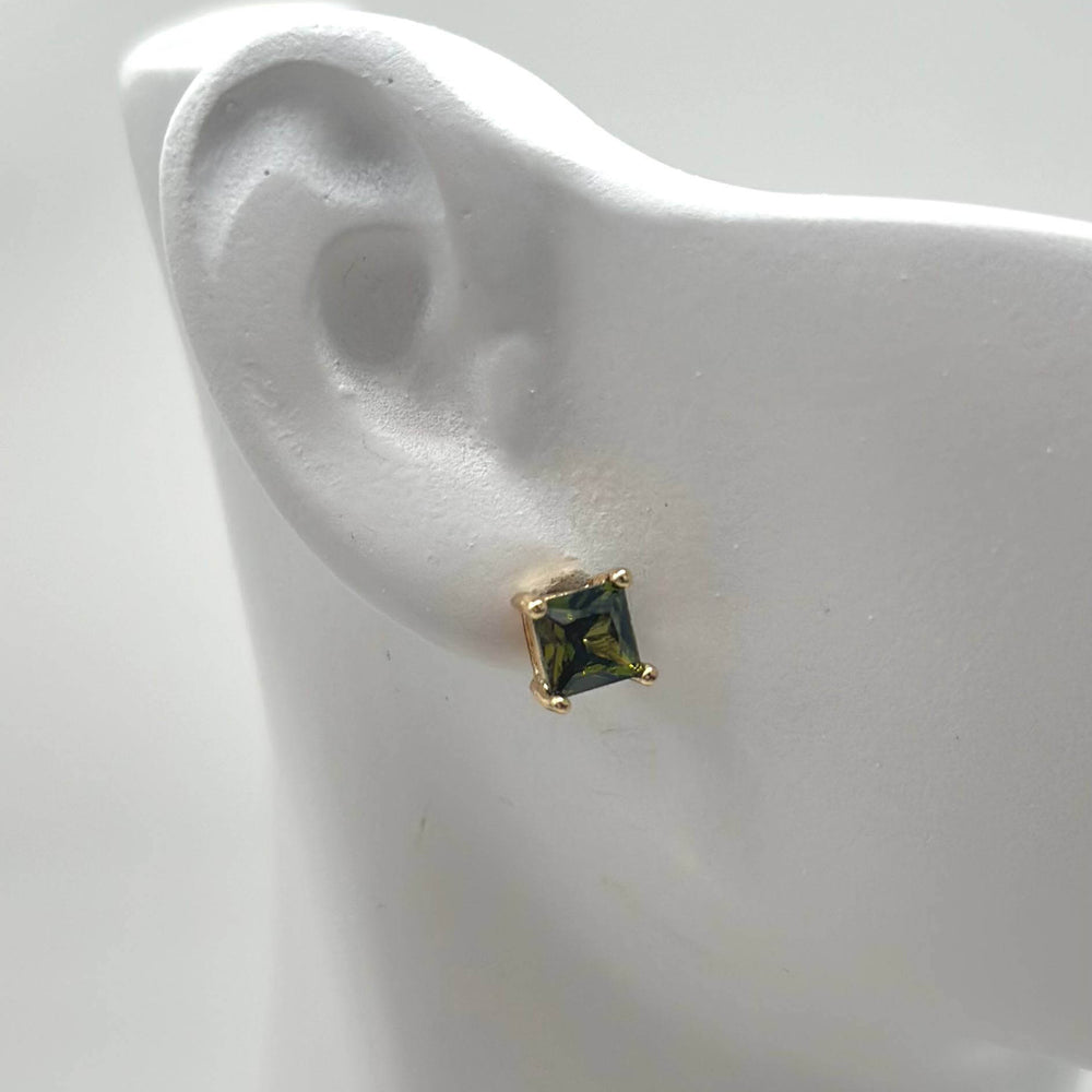Broquel cuadro – Chapa de Oro 18K | MAEL