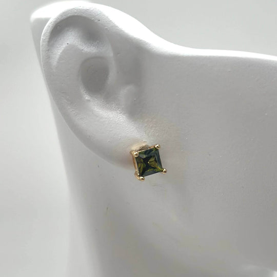 Broquel cuadro – Chapa de Oro 18K | MAEL