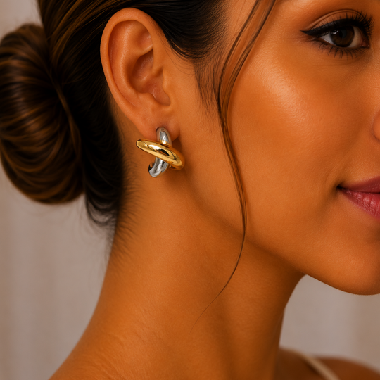 Aretes Bicolor Cruzados en chapa de oro | Mael Joyería