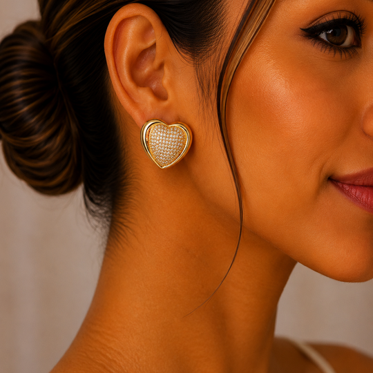 Aretes Corazón con Zirconias Pavé en Chapa de Oro | Mael Joyería