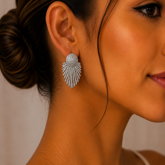 Aretes Plateados Tipo Sol con Zirconias en chapa de oro| 3 cm | Mael Joyería