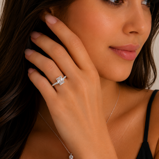 Anillo Solitario Rectangular de Plata 925 con Zirconias | Mael Joyería