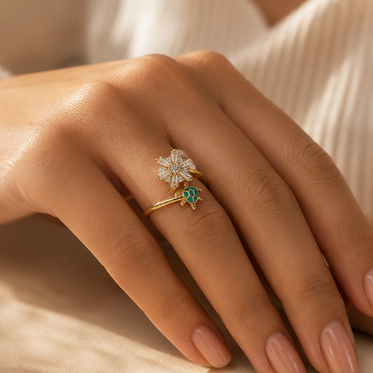 Anillo Ajustable Flor y Tortuga Dorado con Zirconias | Mael Joyeria