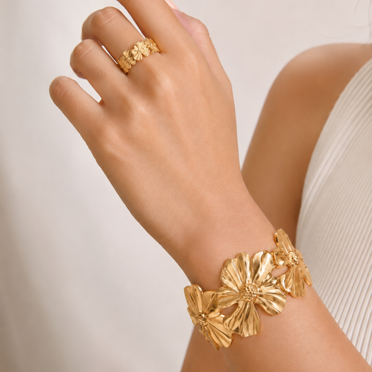 Set Brazalete y Anillo Flores | Chapa de Oro 18K