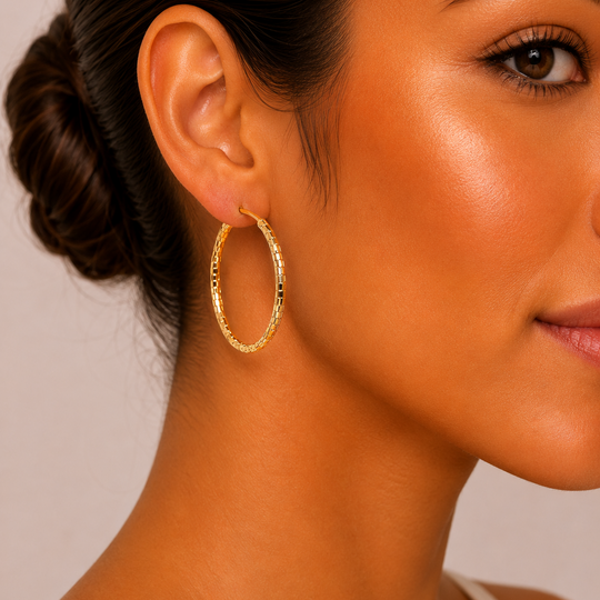 Arracadas Texturizadas Clásicas Chapa de Oro 18K | Mael Joyería