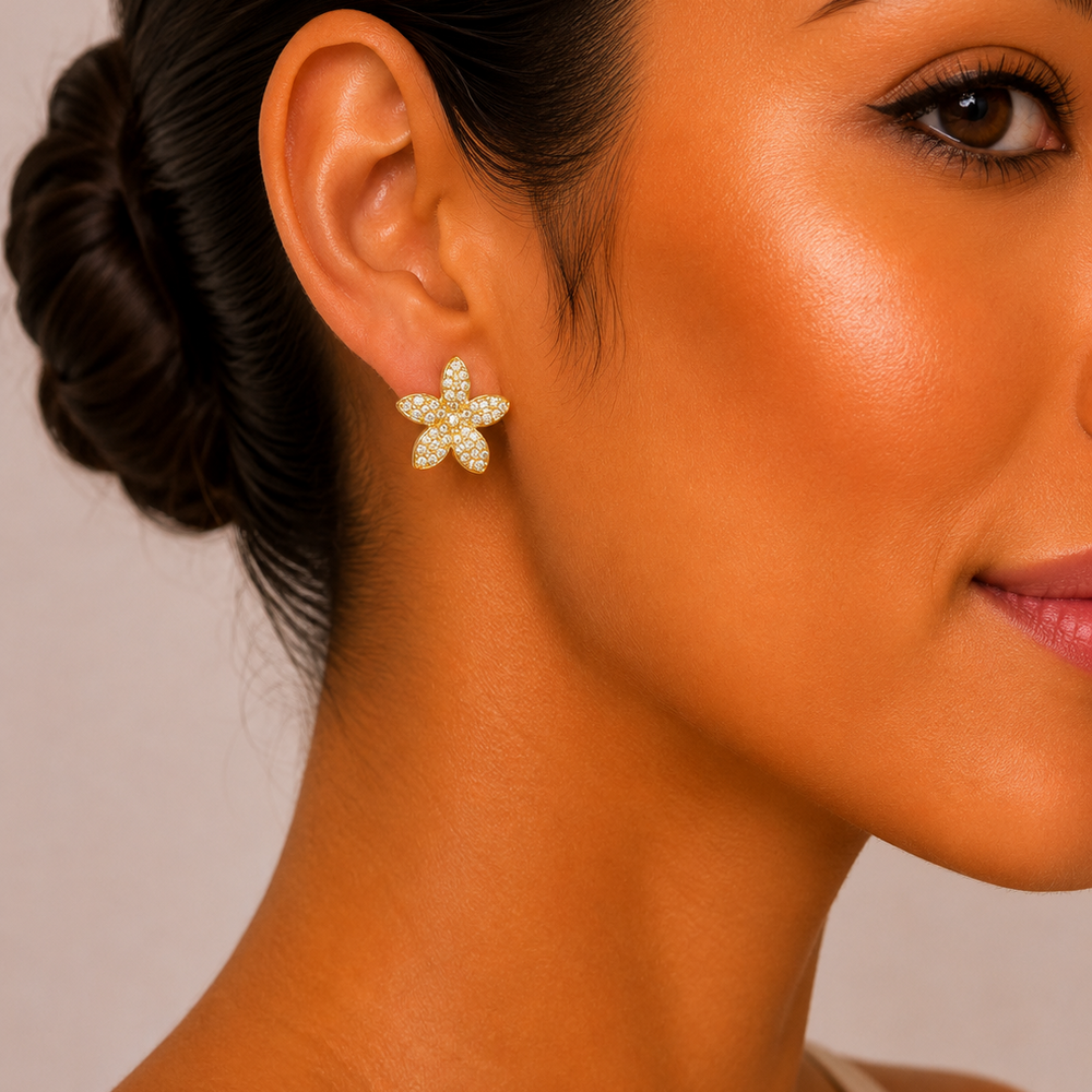 Broqueles Flor de Zirconias en Chapa de Oro 18K | Mael Joyería