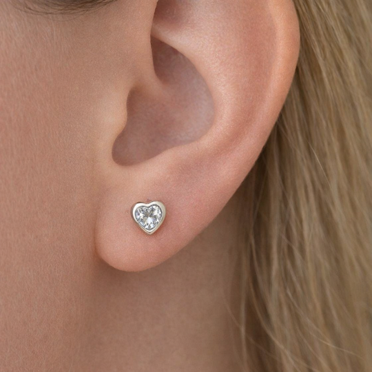 Broqueles Corazón Biselado #4 Plata 925 ✨ Aretes de Plata Elegantes con Zirconia