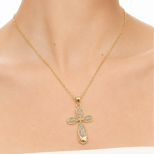 Collar con Cruz de Zirconias en Chapa de Oro | Mael Joyería