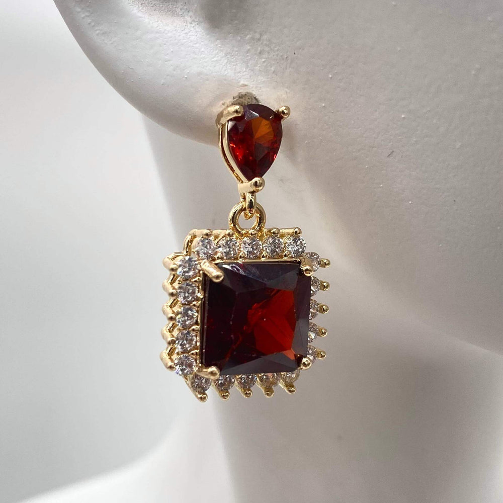 Set cuadro rojo – Dije, cadena y aretes en Chapa de Oro 18K | MAEL