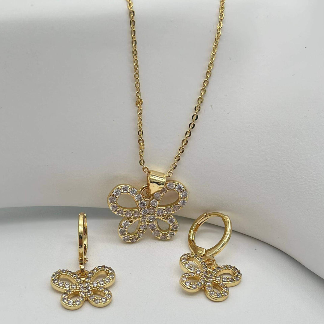 Set mariposa– Dije, cadena y aretes en Chapa de Oro 18K | MAEL