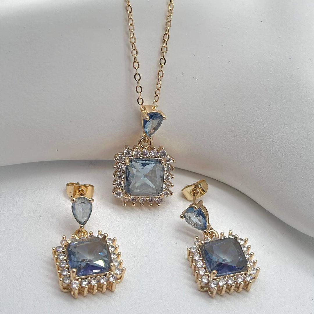 Set princesa cuadro – Dije, cadena y aretes en Chapa de Oro 18K | MAEL