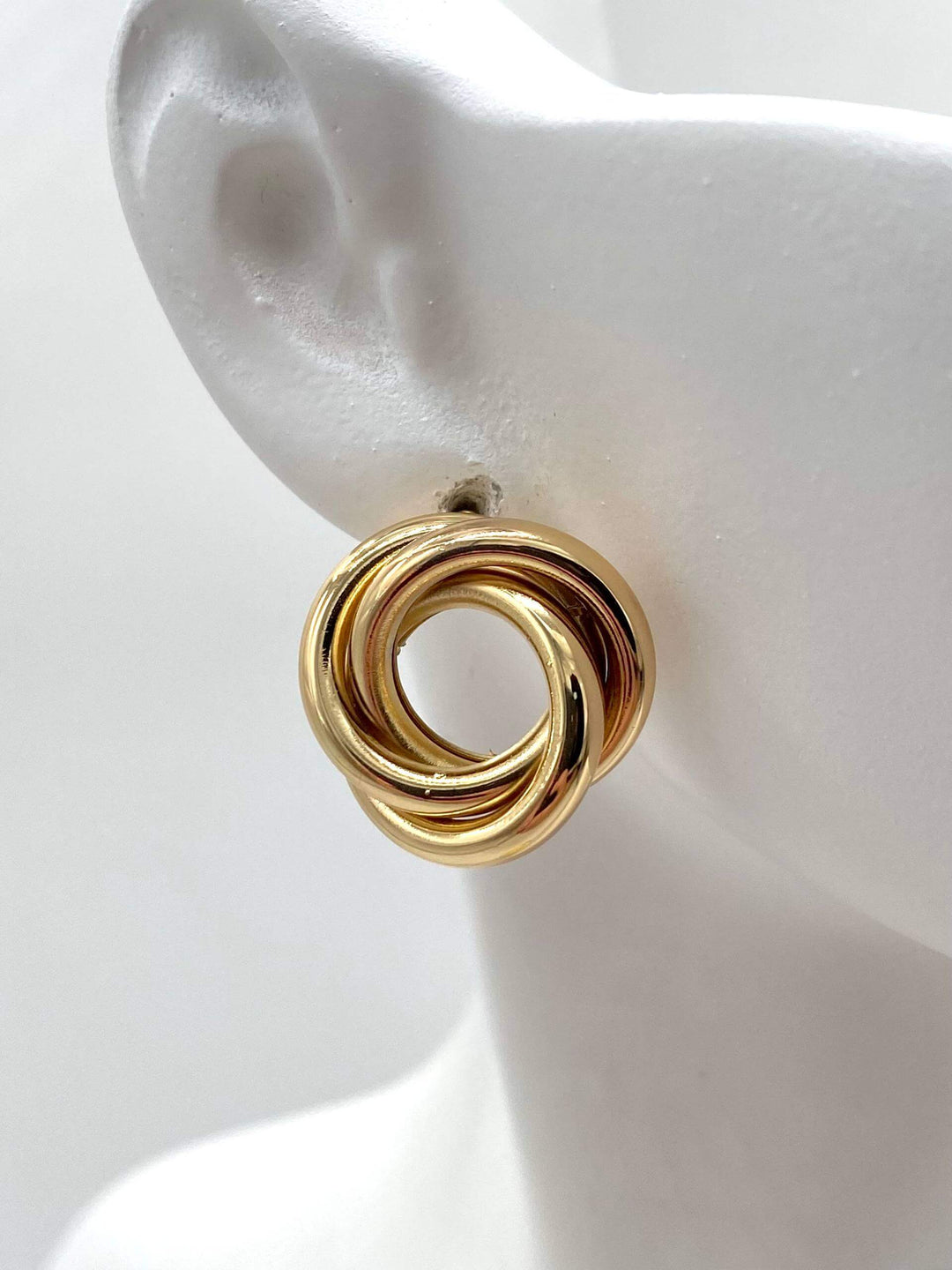 Arete atomo – Chapa de Oro 18K | MAEL