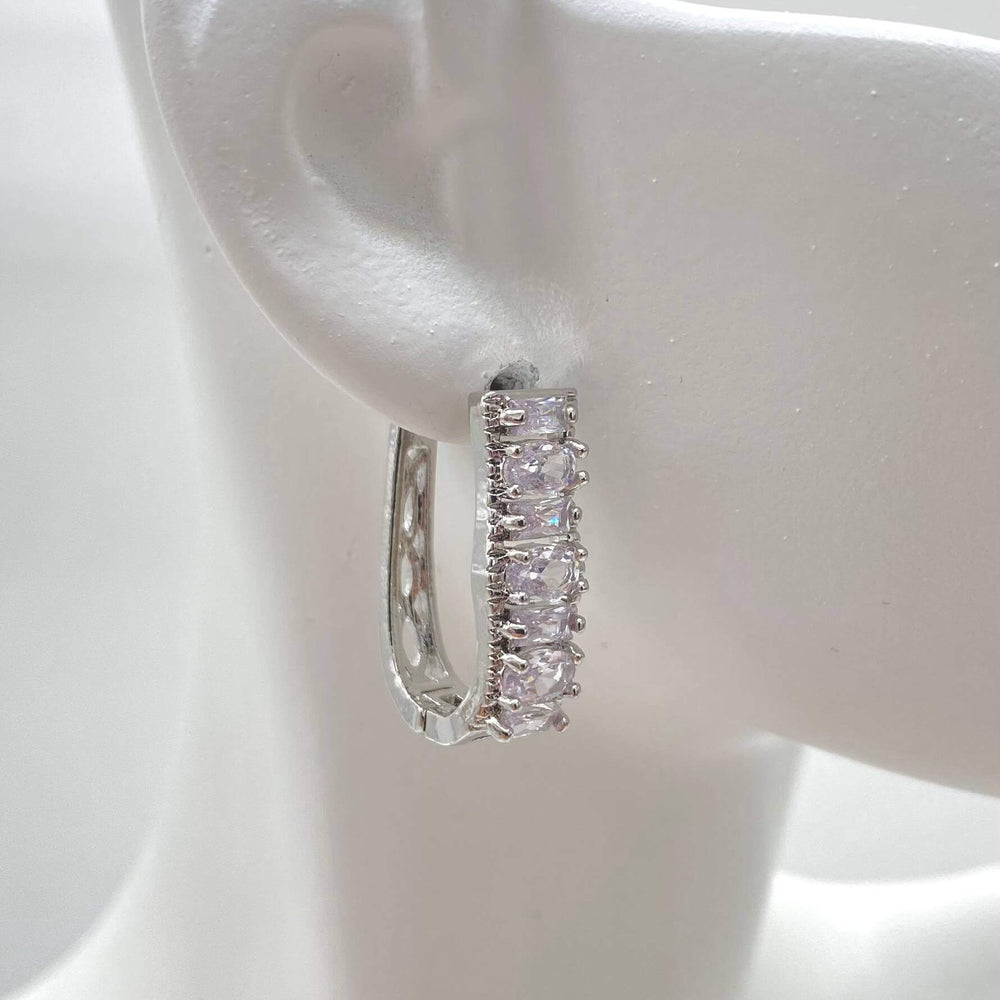 Huggie rectángulo– Chapa de rodio 18K | MAEL