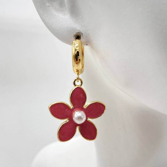 Huggie flor– Chapa de rodio 18K | MAEL