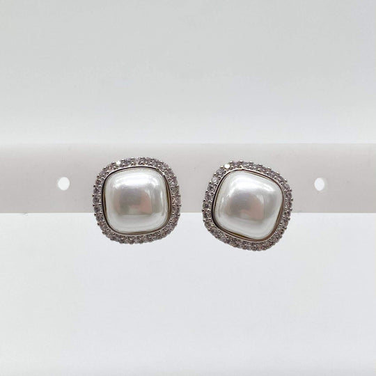 Arete perla de clip – Chapa de Oro 18K | MAEL
