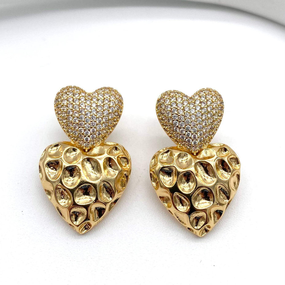Aretes doble corazon con zirconias – Chapa de Oro 18K | MAEL