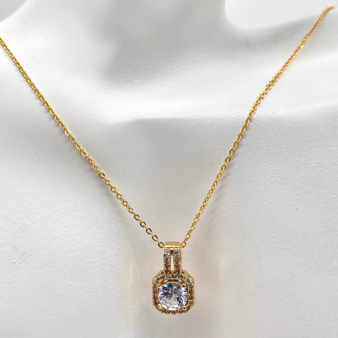 Collar con dije cuadro zirconia – Chapa de Oro 18K | MAEL