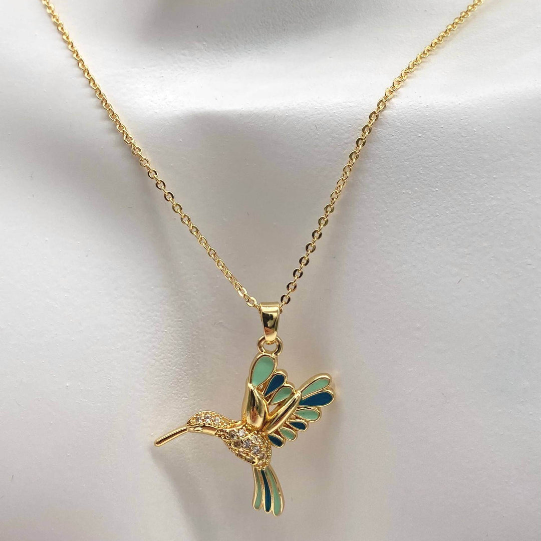 Collar con dije colibri verde – Chapa de Oro 18K | MAEL
