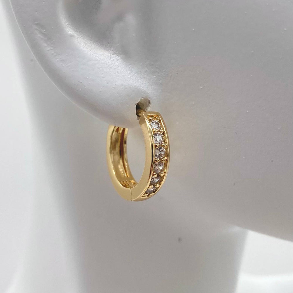 HUGGIE EN CHAPA DE ORO 18K