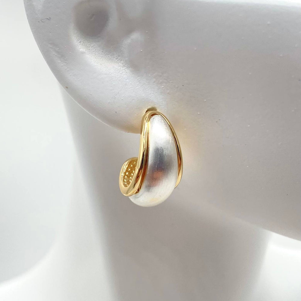 ARETE MADRE PERLA CHAPA DE ORO 18K