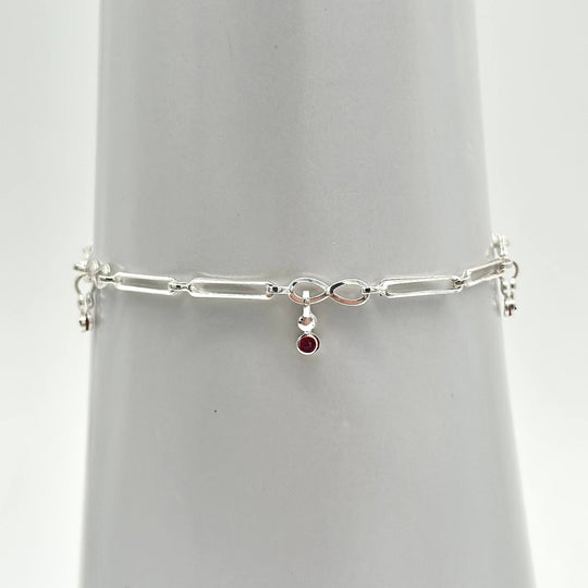 Pulsera con Zirconias Rojas Colgantes – Plata 925 | Mael Joyería