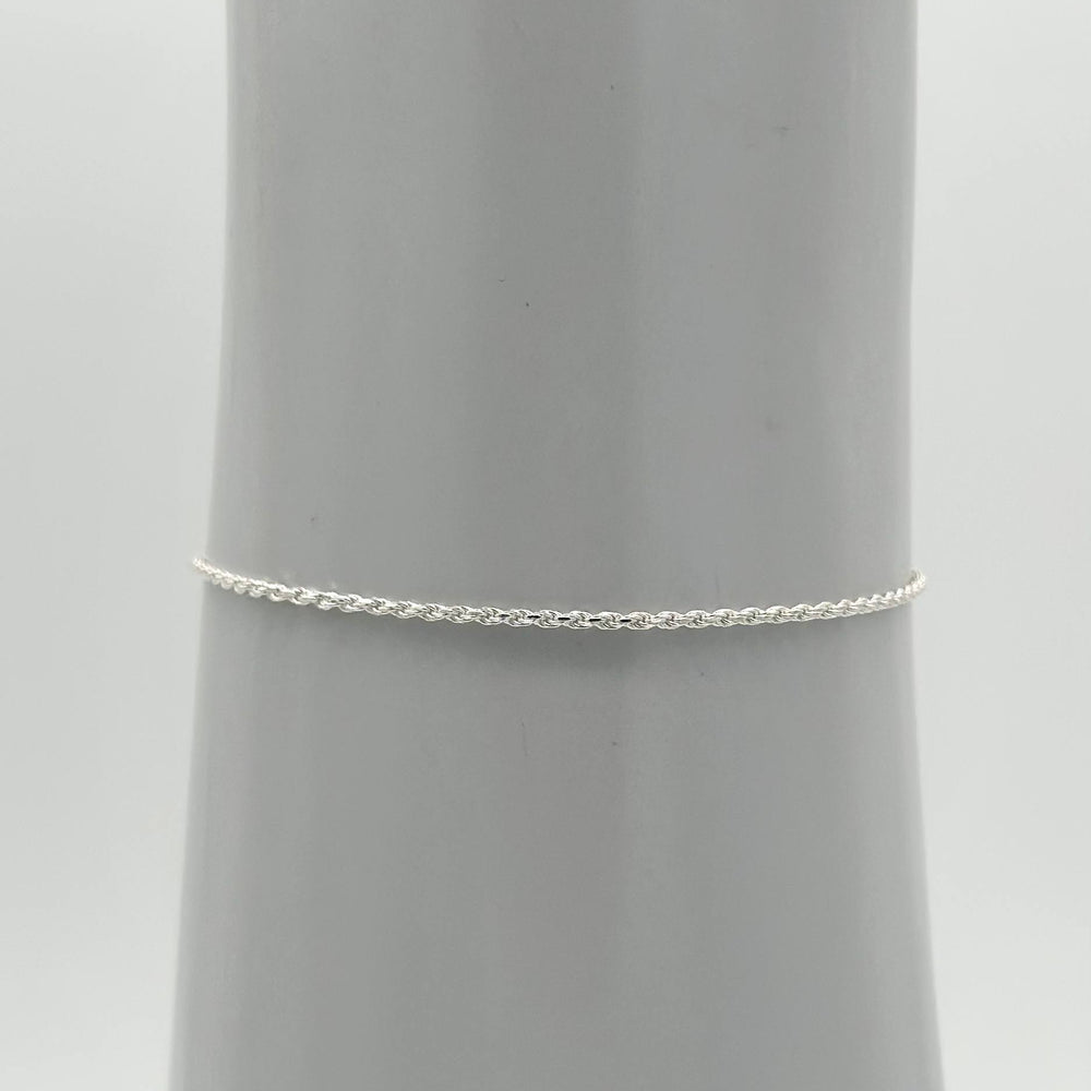 Pulsera tejido torsal elaborada en plata 925 mexicana con acabado brillante y medida de 21 cm.