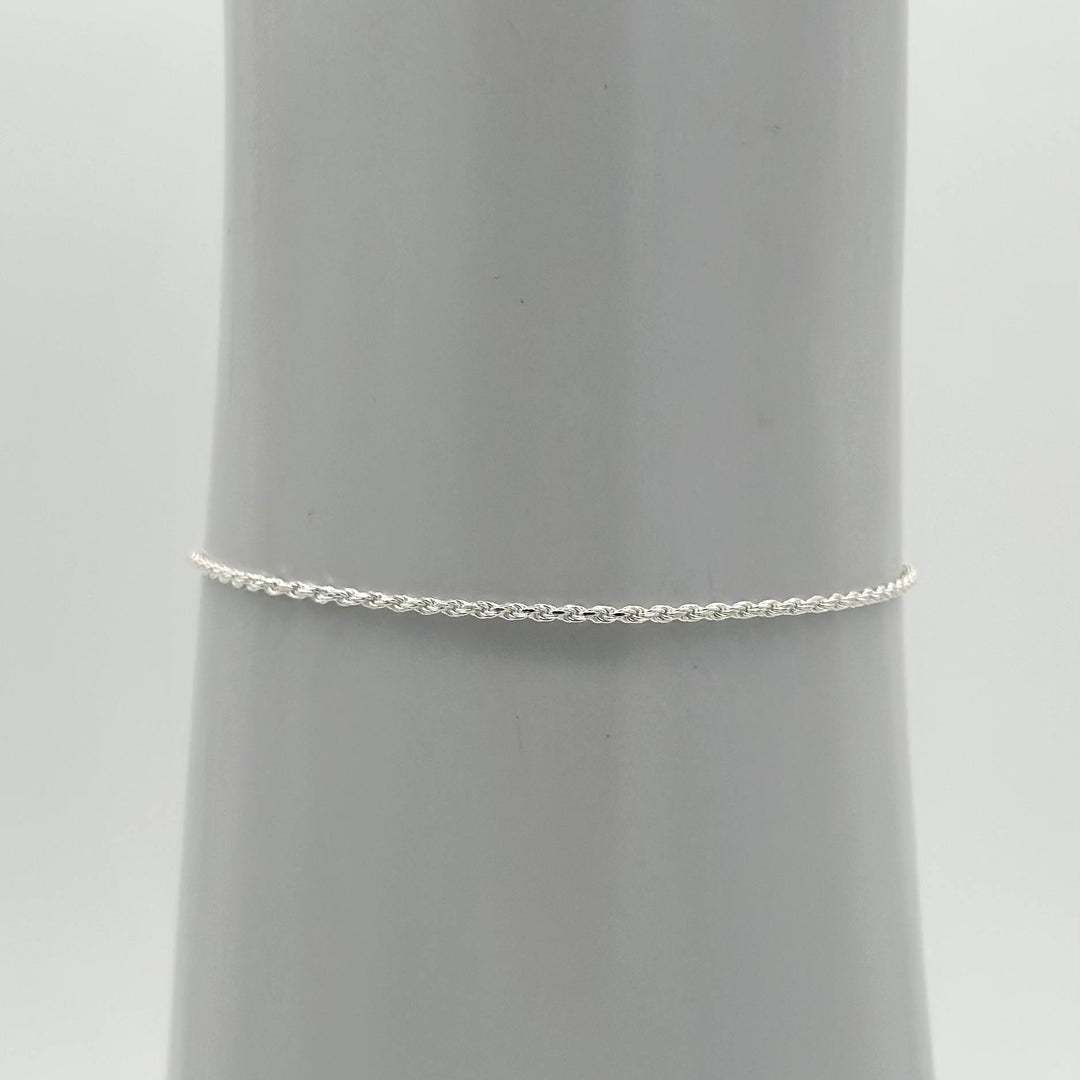 Pulsera tejido torsal elaborada en plata 925 mexicana con acabado brillante y medida de 21 cm.