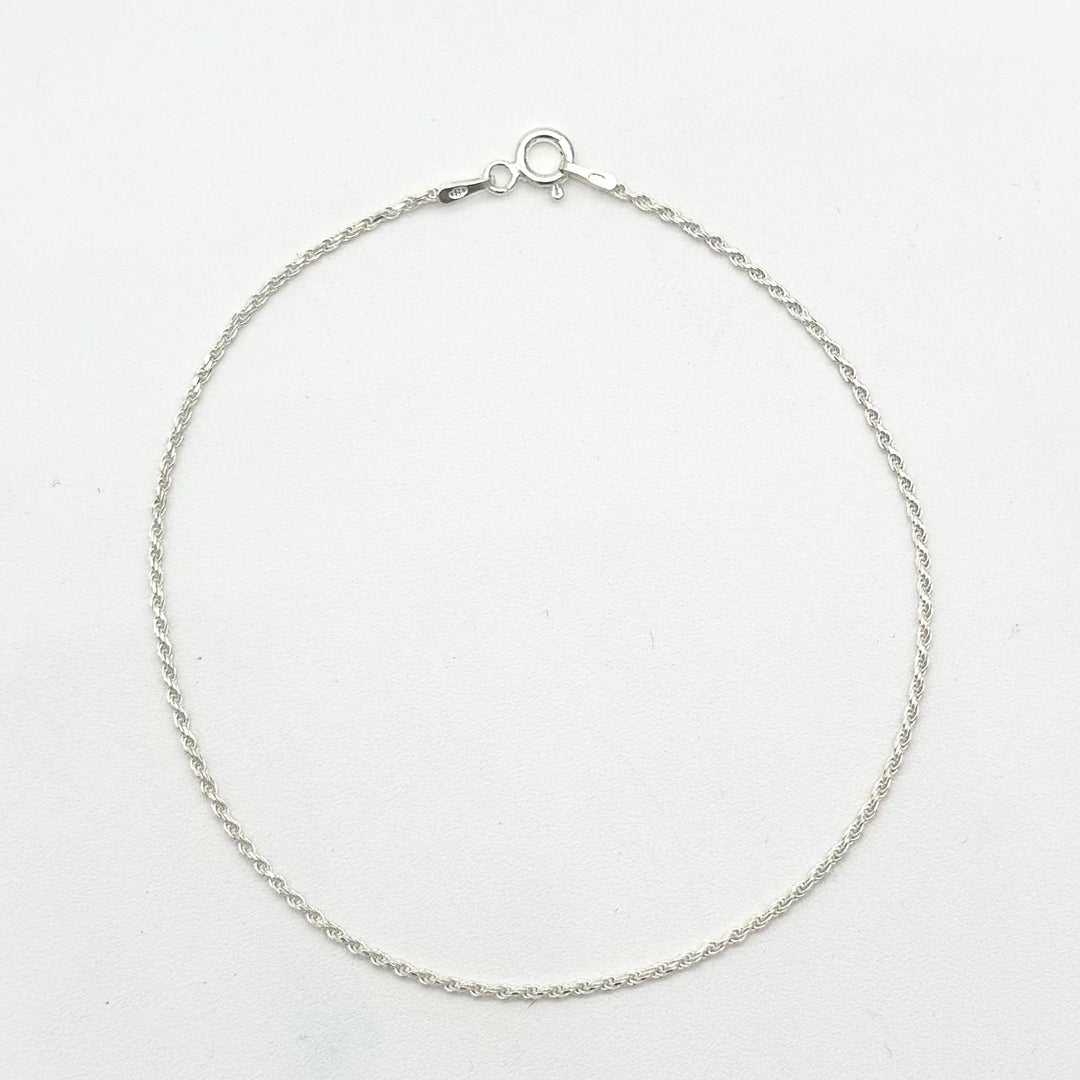 Pulsera tejido torsal elaborada en plata 925 mexicana con acabado brillante y medida de 21 cm.